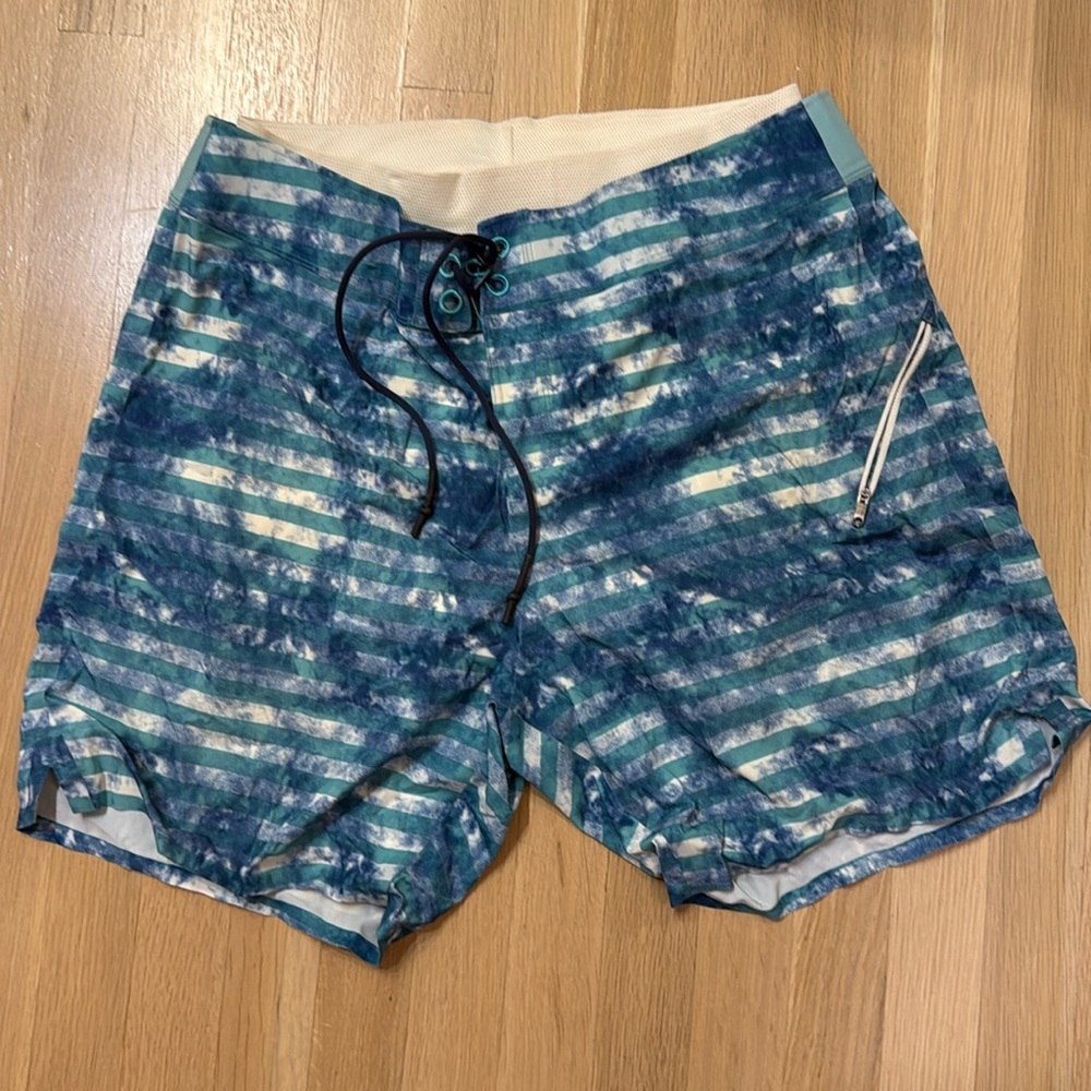 Bathing suit, good condition. Built in liner
